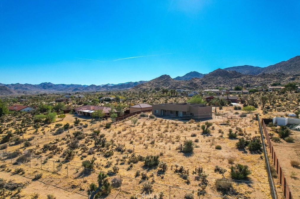 61246 Onaga Trl, Joshua Tree CA  92252-3114 exterior