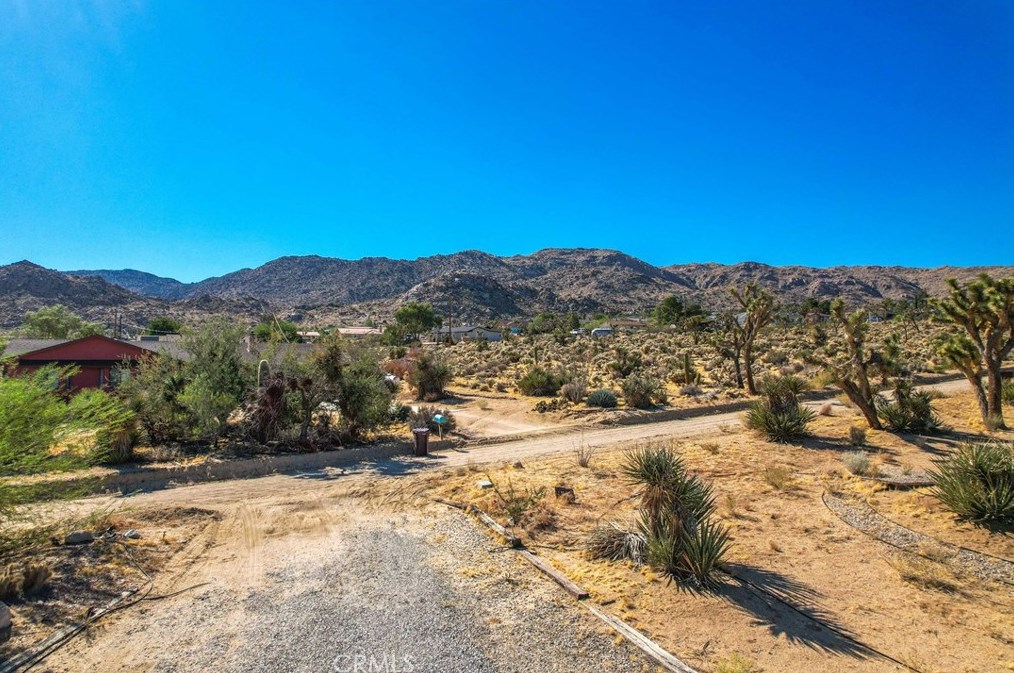 61246 Onaga Trl, Joshua Tree CA  92252-3114 exterior