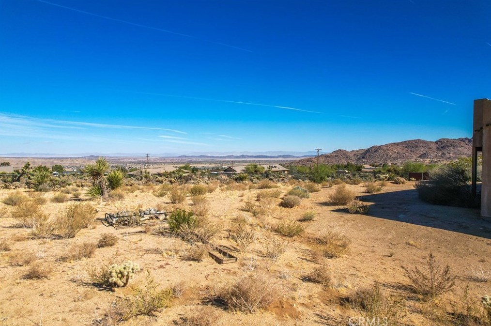 61246 Onaga Trl, Joshua Tree CA  92252-3114 exterior