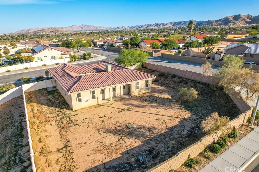 7895 Borrego Trl, Yucca Valley CA  92284-3296 exterior
