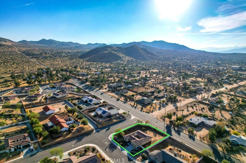 7895 Borrego Trl, Yucca Valley CA  92284-3296 exterior