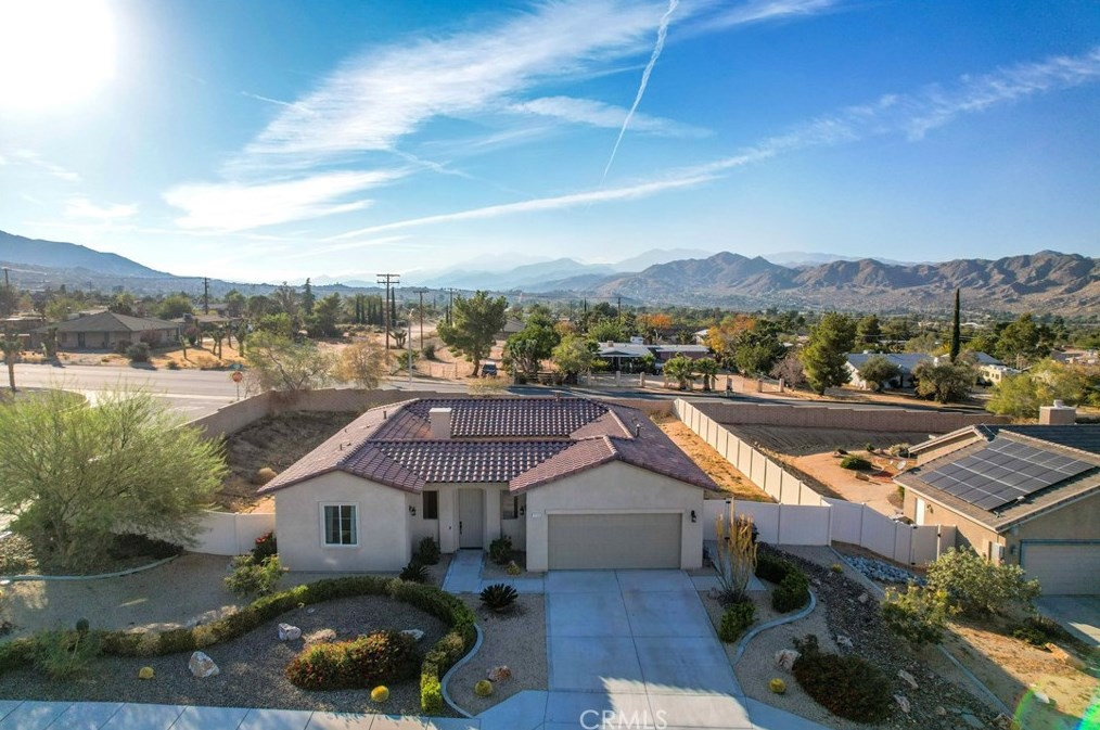 7895 Borrego Trl, Yucca Valley CA  92284-3296 exterior