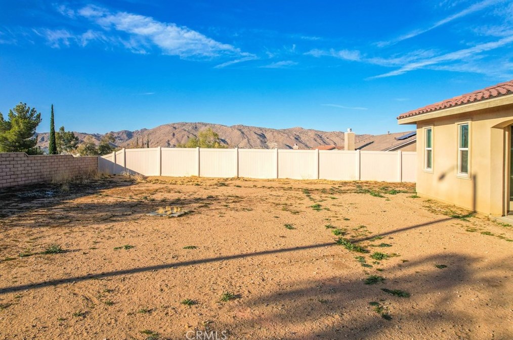 7895 Borrego Trl, Yucca Valley CA  92284-3296 exterior