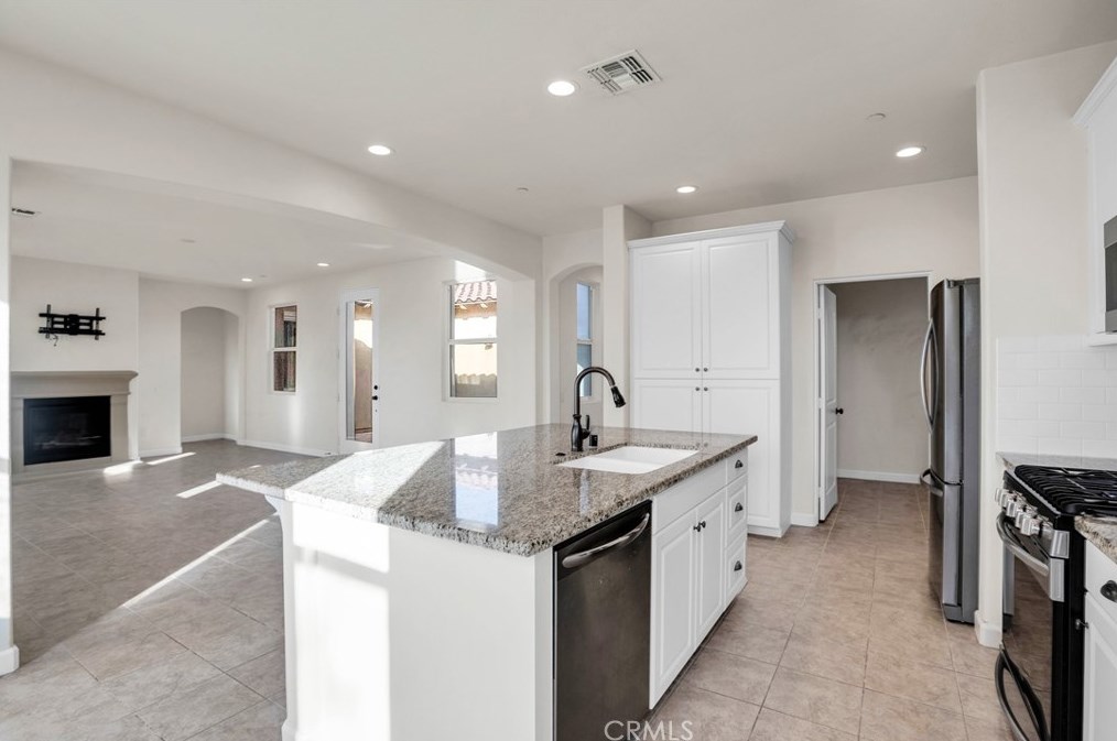 7895 Borrego Trl, Yucca Valley CA  92284-3296 exterior