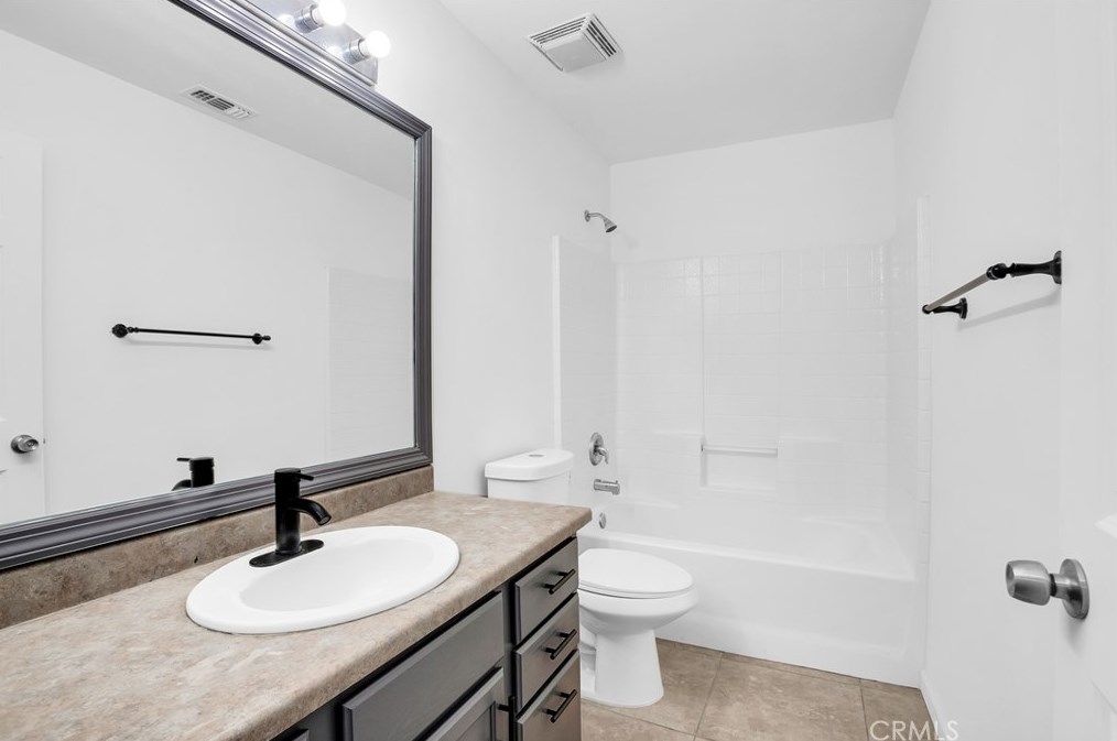 6017 Baileya Ave, Twntynine Plm CA  92277-1919 exterior