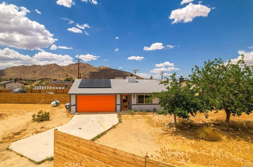 61776 Calle Los Amigos, Joshua Tree CA  92252-1630 exterior