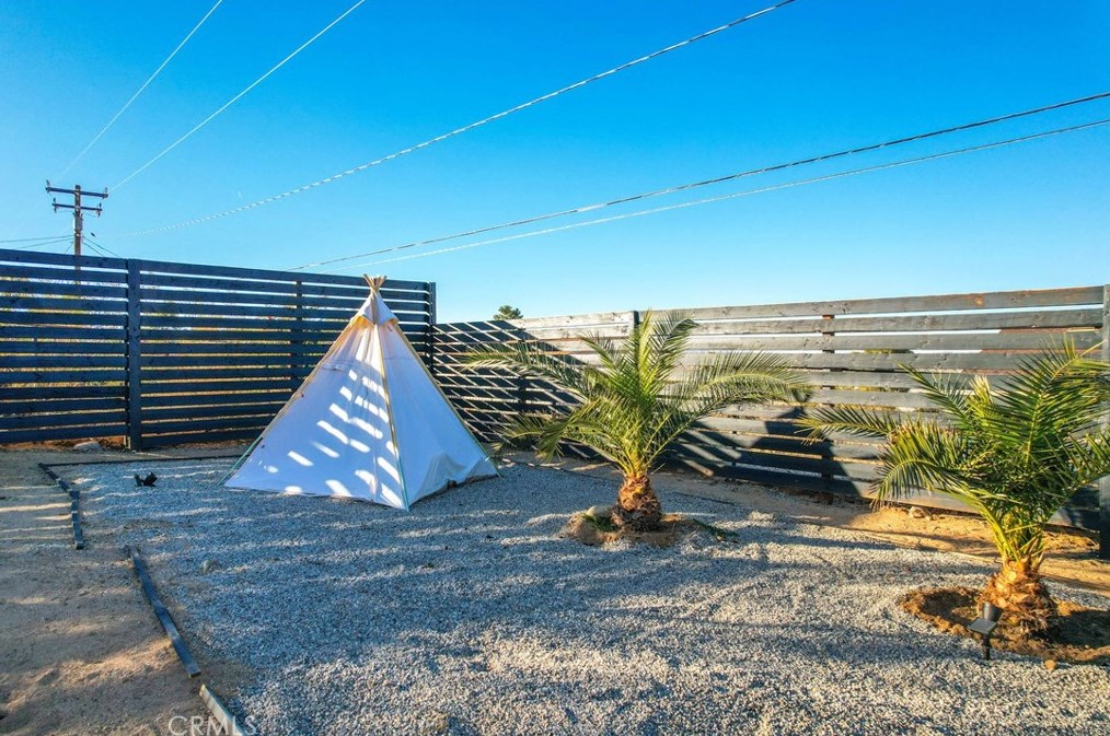 60670 Pueblo Trl, Joshua Tree CA  92252-2950 exterior