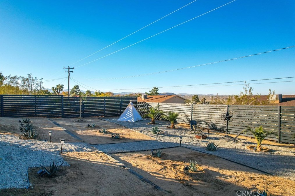 60670 Pueblo Trl, Joshua Tree CA  92252-2950 exterior