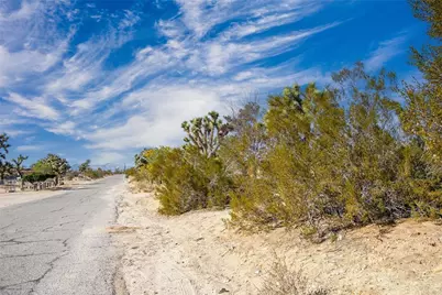 58700 Sun Via Drive, Yucca Valley, CA 91184 - Photo 11