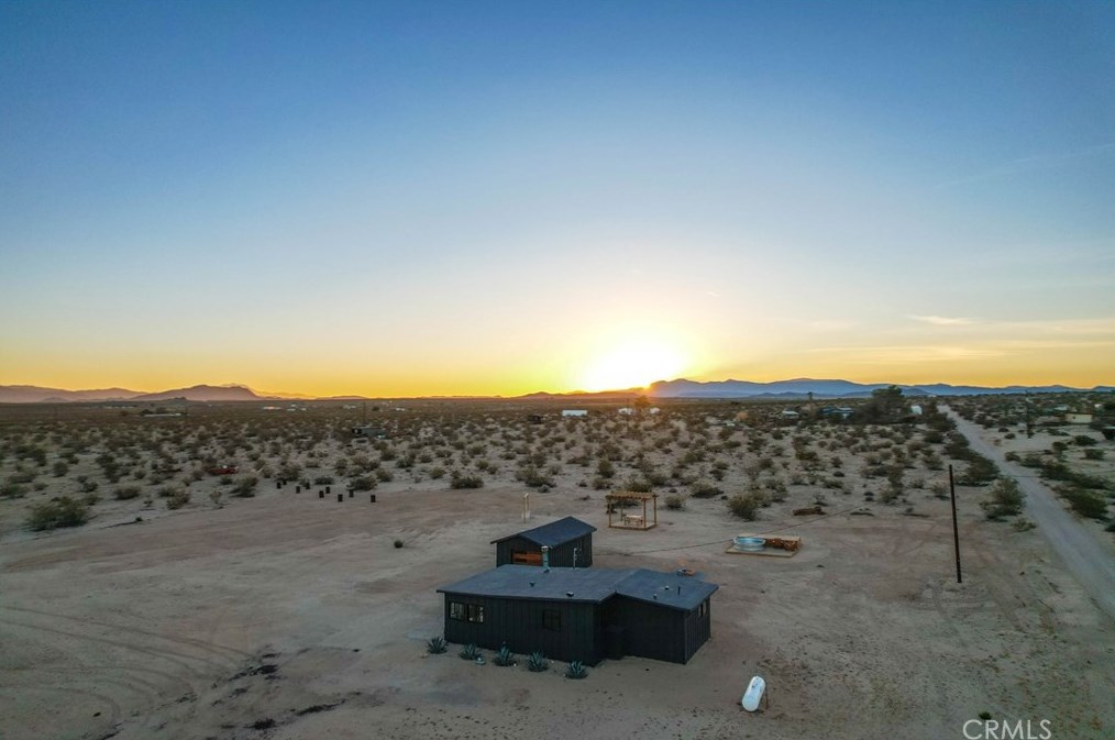 514 Little Field Rd, Joshua Tree CA  92252 exterior