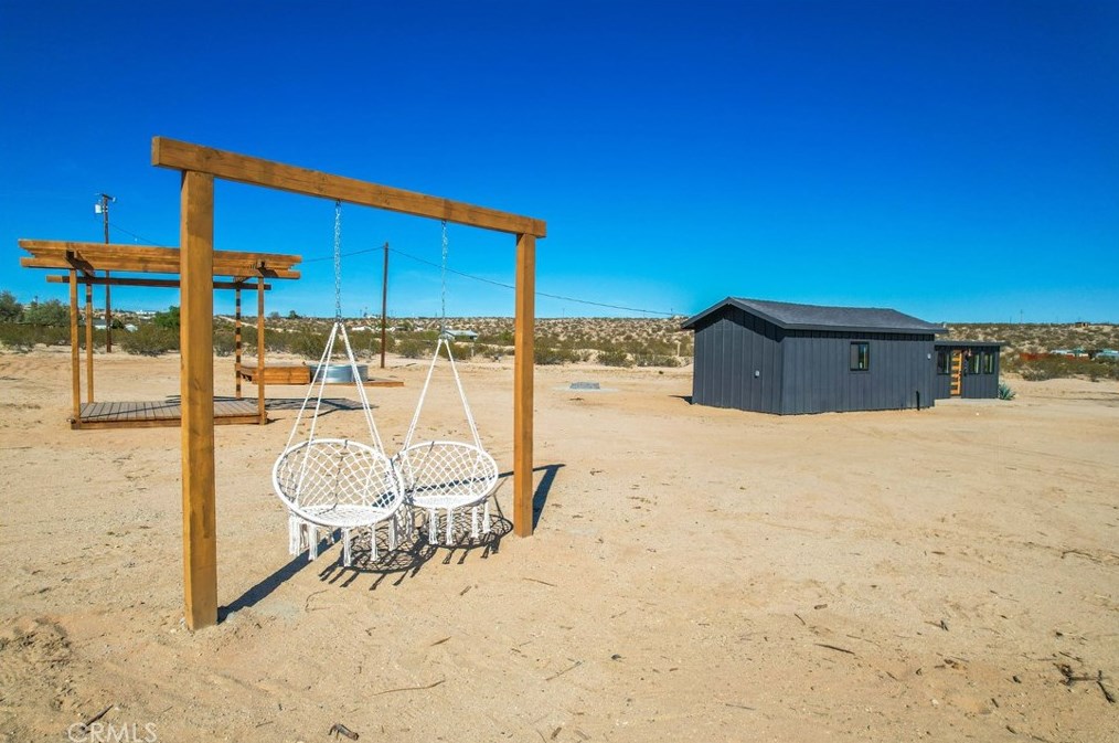 514 Little Field Rd, Joshua Tree CA  92252 exterior