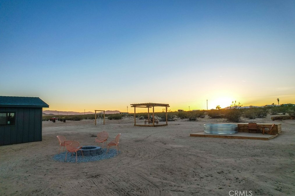 514 Little Field Rd, Joshua Tree CA  92252 exterior