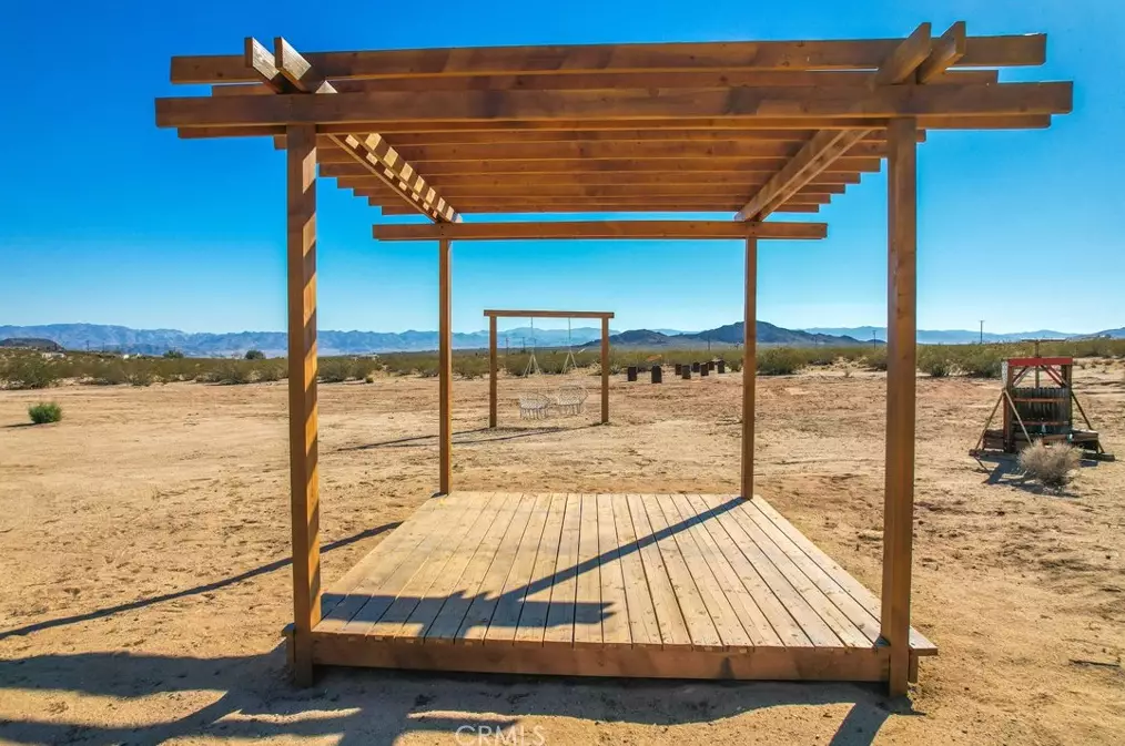514 Little Field Rd, Joshua Tree CA  92252 exterior