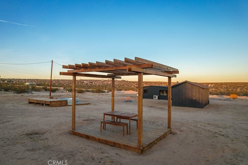 514 Little Field Rd, Joshua Tree CA  92252 exterior