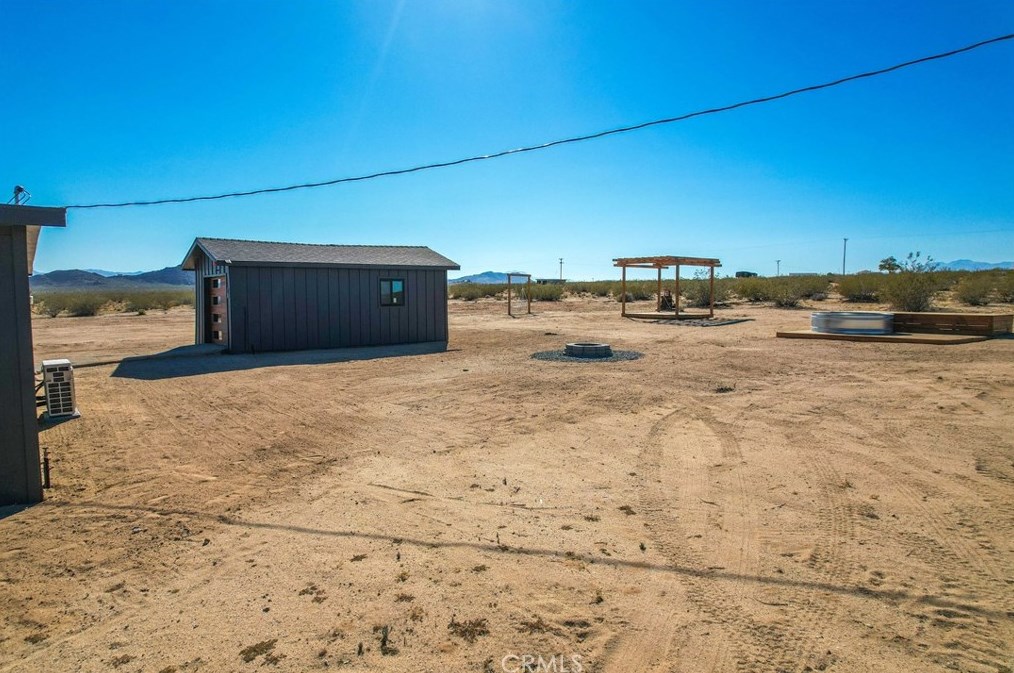 514 Little Field Rd, Joshua Tree CA  92252 exterior