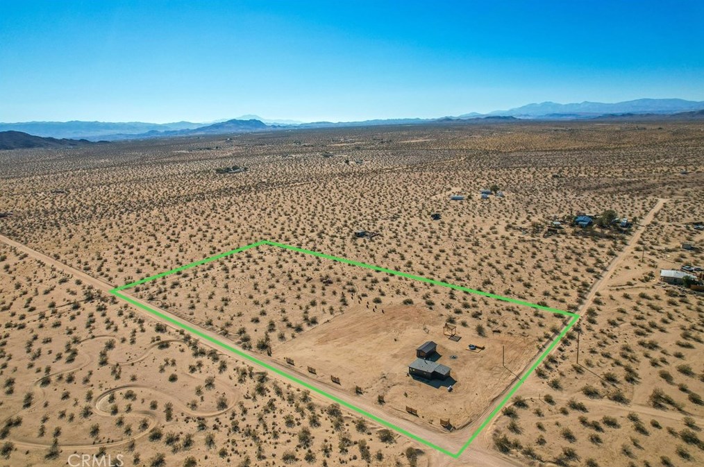 514 Little Field Rd, Joshua Tree CA  92252 exterior