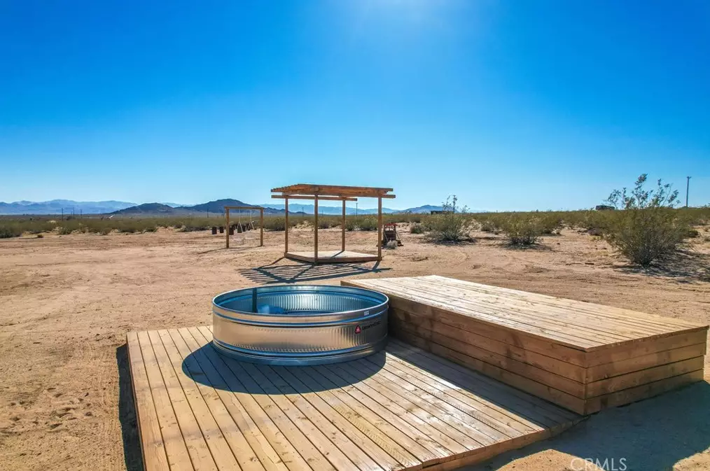 514 Little Field Rd, Joshua Tree CA  92252 exterior
