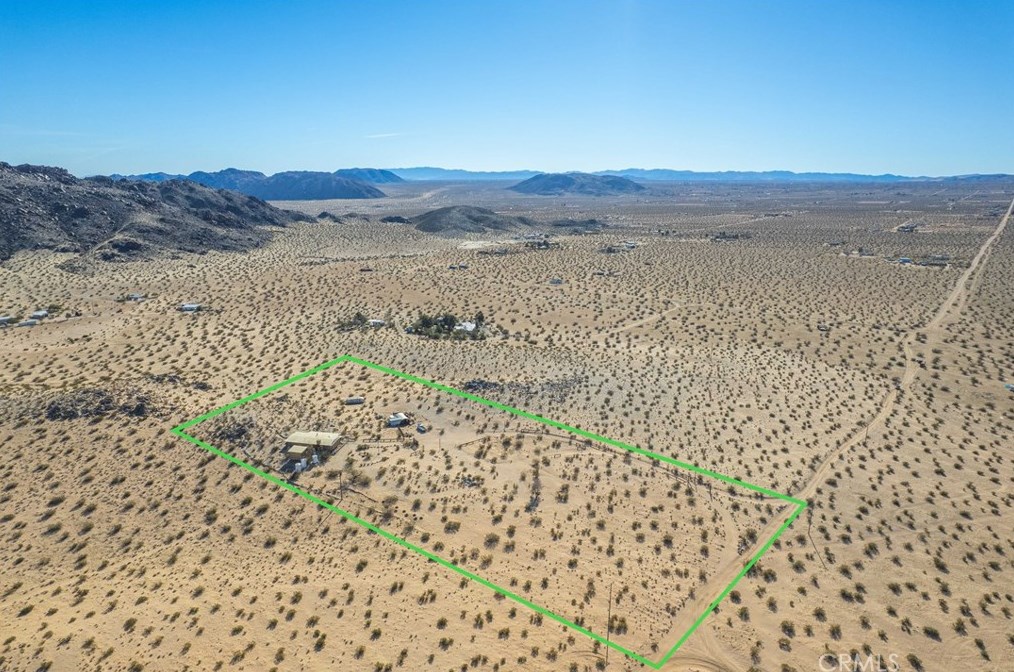 5929 Kickapoo Trl, Yucca Valley CA 92284-3168 exterior