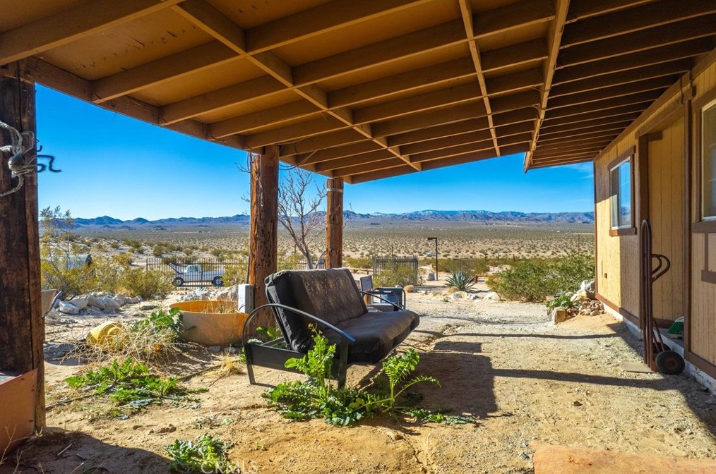 5929 Kickapoo Trl, Yucca Valley CA 92284-3168 exterior