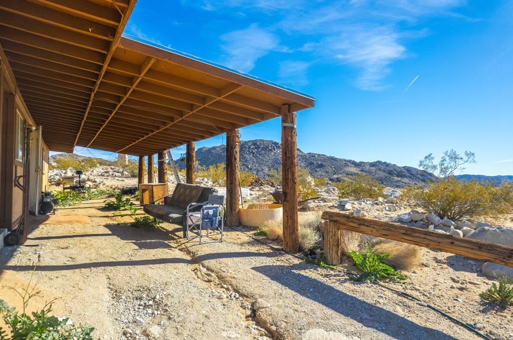5929 Kickapoo Trl, Yucca Valley CA 92284-3168 exterior