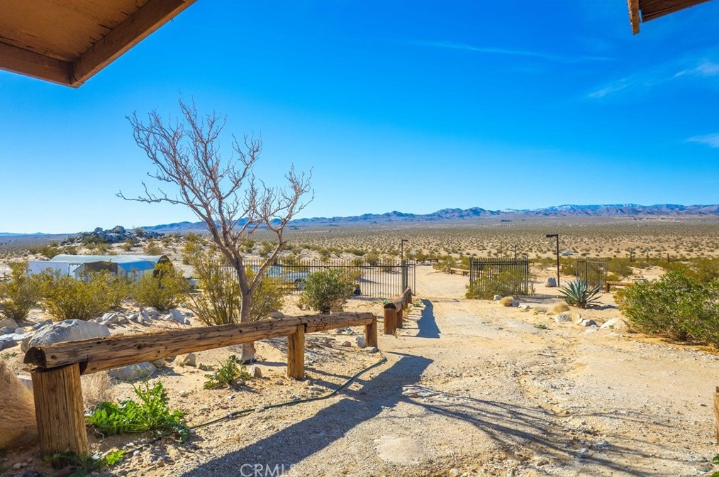 5929 Kickapoo Trl, Yucca Valley CA 92284-3168 exterior