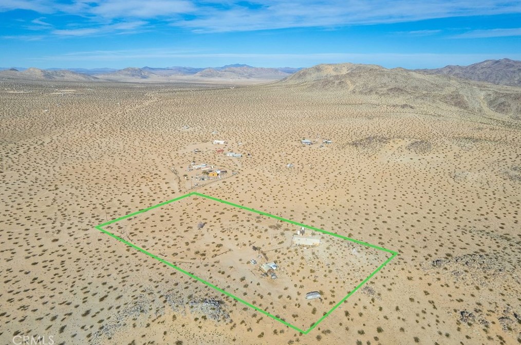 5929 Kickapoo Trl, Yucca Valley CA 92284-3168 exterior