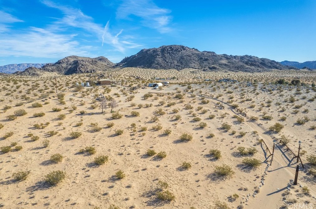 5929 Kickapoo Trl, Yucca Valley CA 92284-3168 exterior