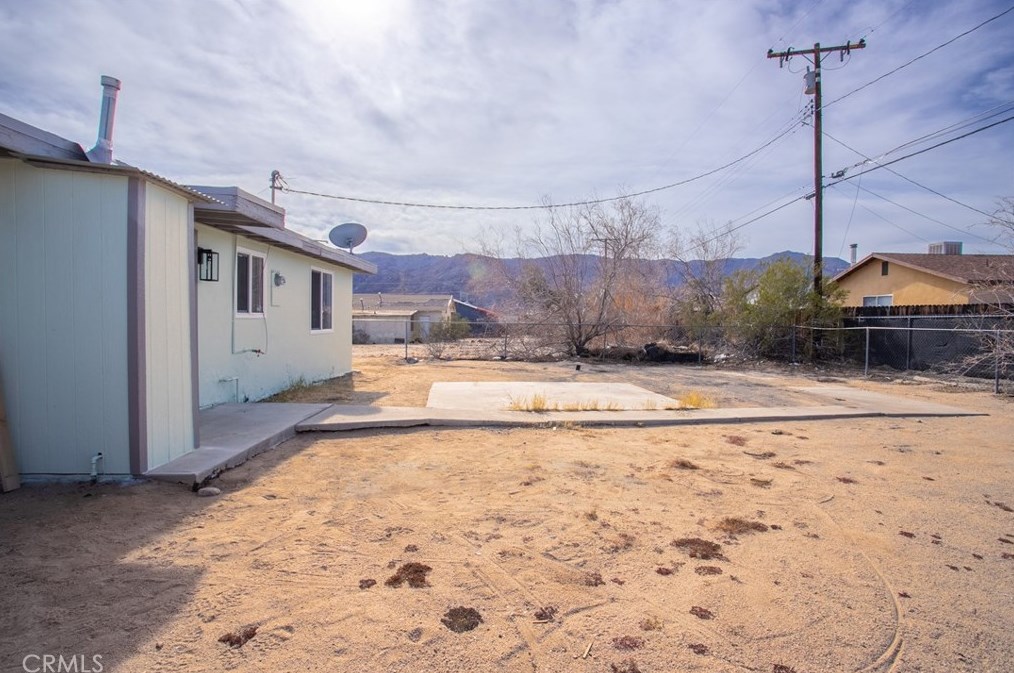 6322 Cahuilla Ave, Twntynine Plm CA  92277-2012 exterior