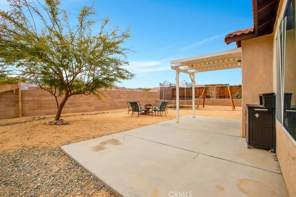 71675 Sun Valley Dr, Twntynine Plm CA  92277-4086 exterior