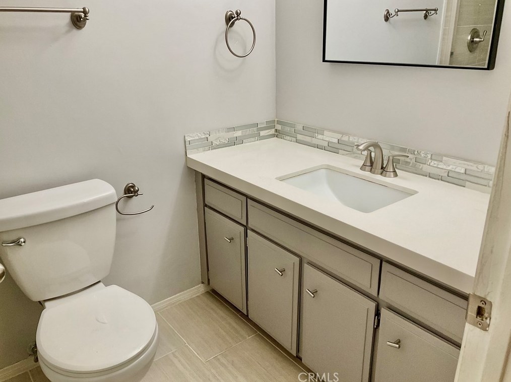 6352 Yucca Ave, Twntynine Plm CA  92277-3263 exterior