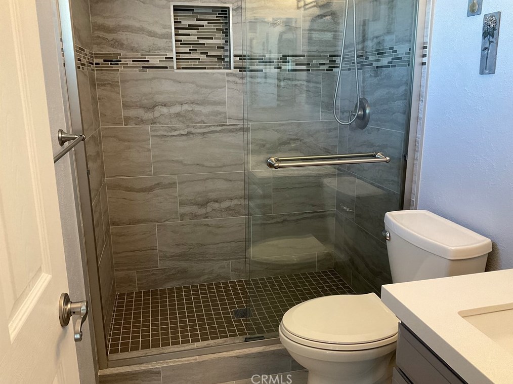 6352 Yucca Ave, Twntynine Plm CA  92277-3263 exterior