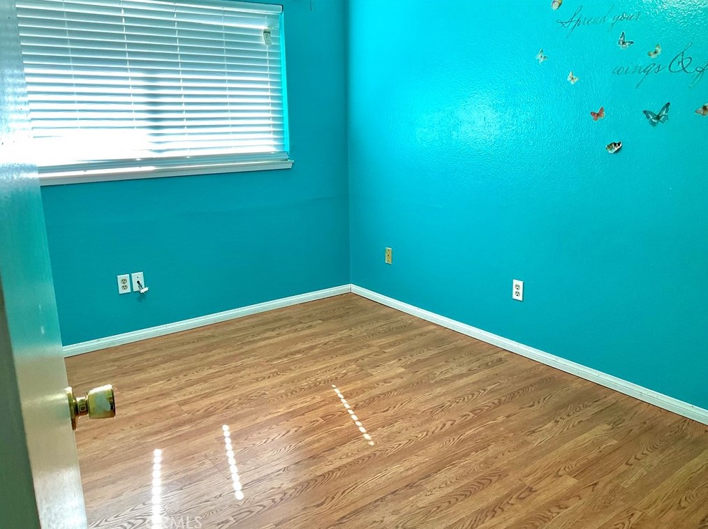 6352 Yucca Ave, Twntynine Plm CA  92277-3263 exterior