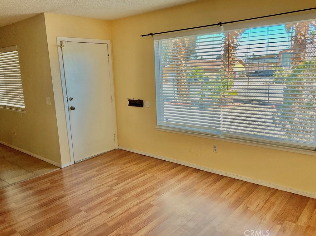 6352 Yucca Ave, Twntynine Plm CA  92277-3263 exterior