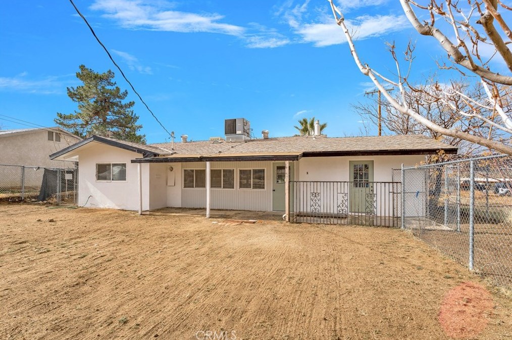 7445 Cibola Trl, Yucca Valley CA  92284-3253 exterior