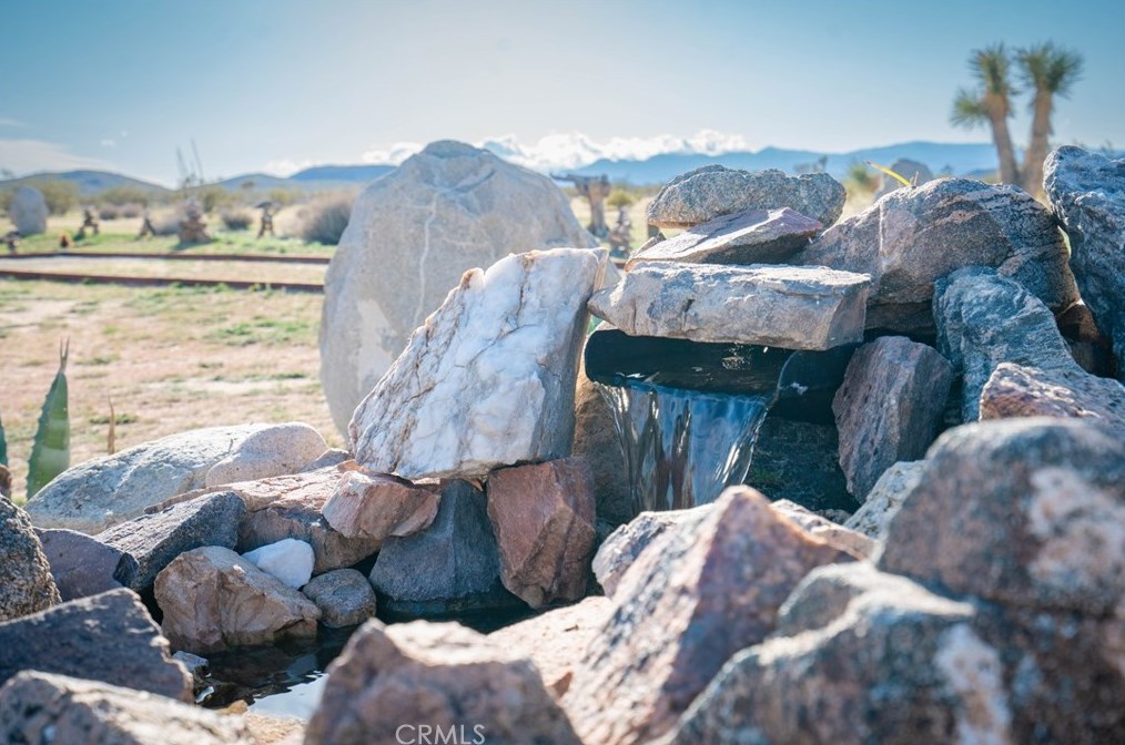 1272 Shangrila, Joshua Tree CA  92252 exterior