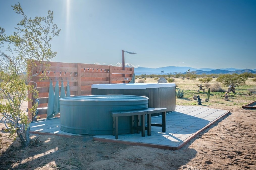 1272 Shangrila, Joshua Tree CA  92252 exterior