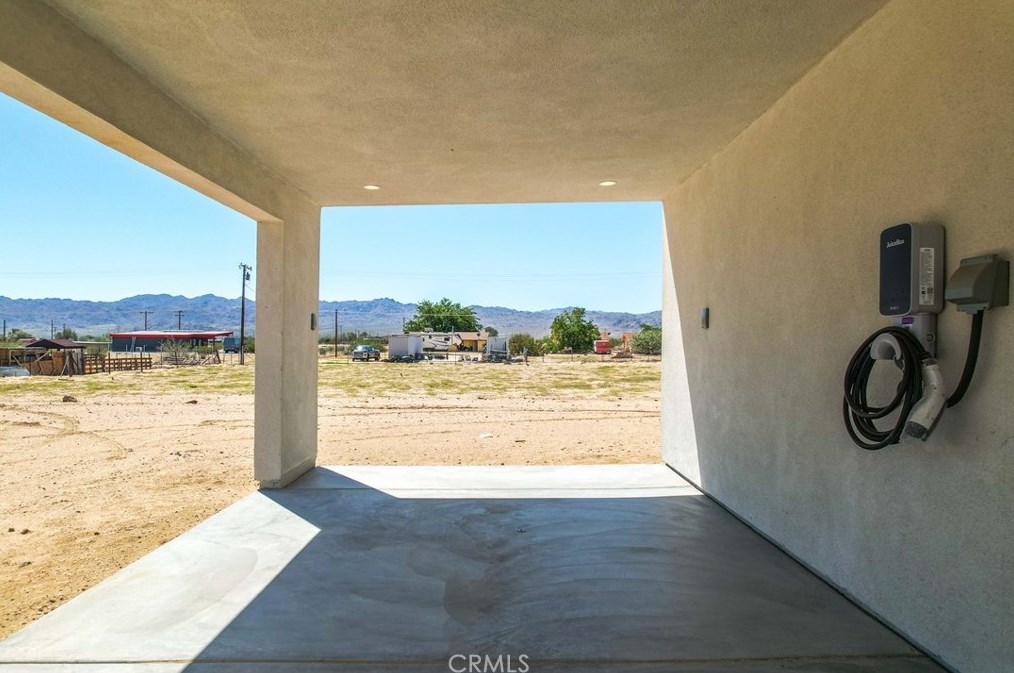 64815 Sun Mesa Rd, Joshua Tree CA  92252-4427 exterior