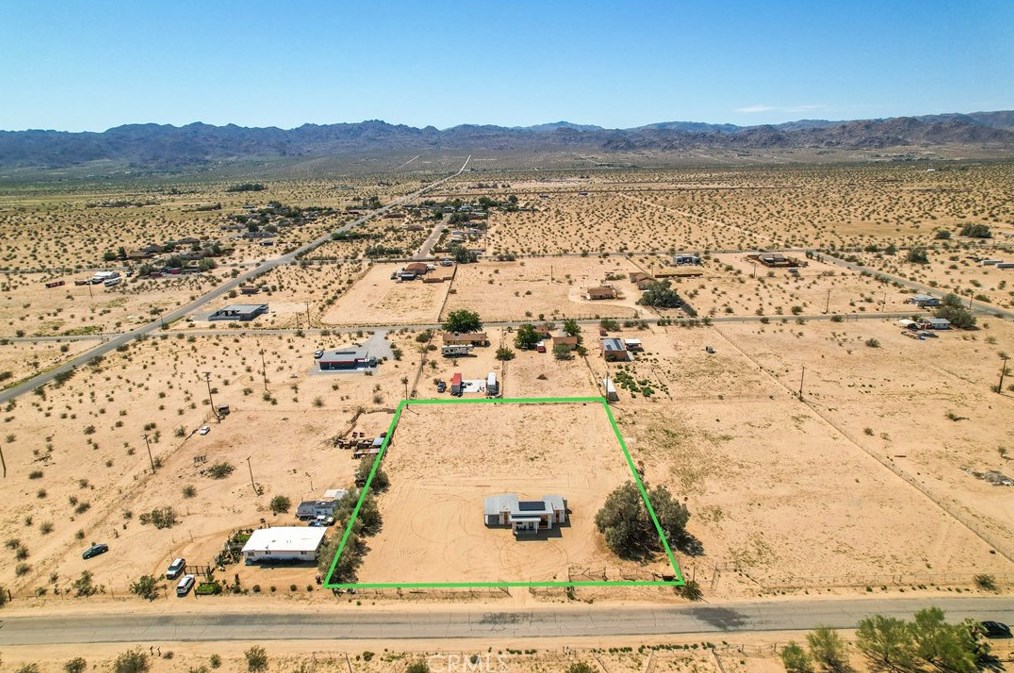 64815 Sun Mesa Rd, Joshua Tree CA  92252-4427 exterior