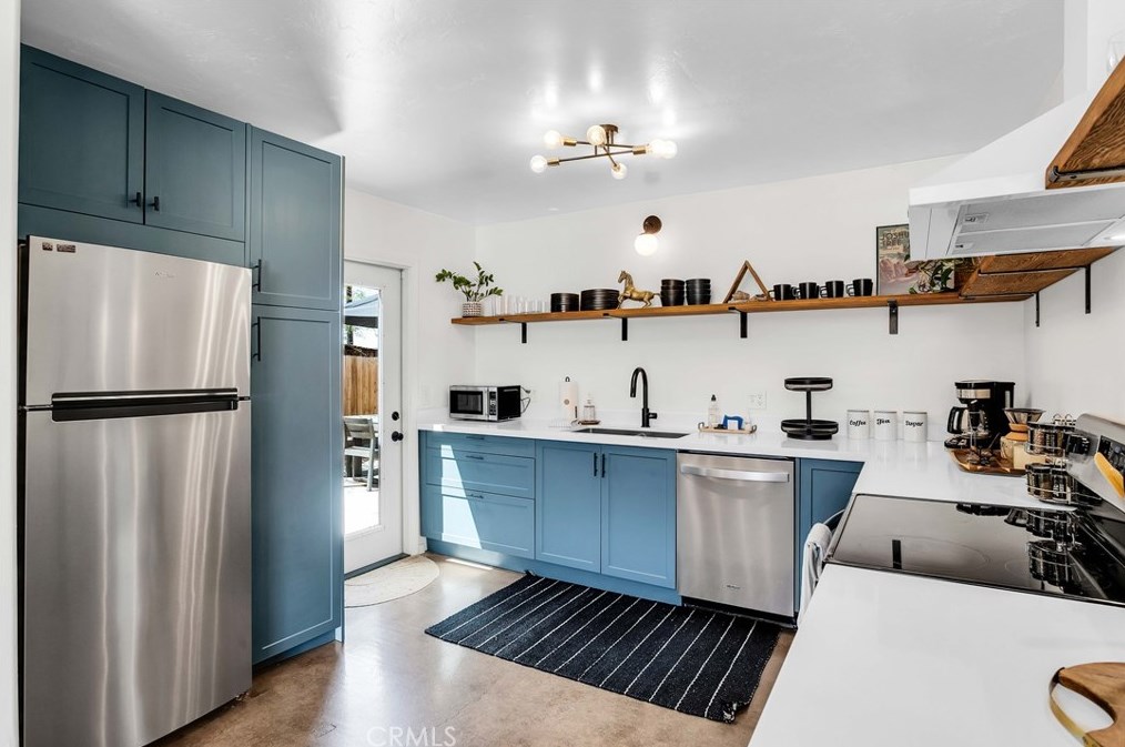 61858 Crest Circle Dr, Joshua Tree CA  92252-2654 exterior