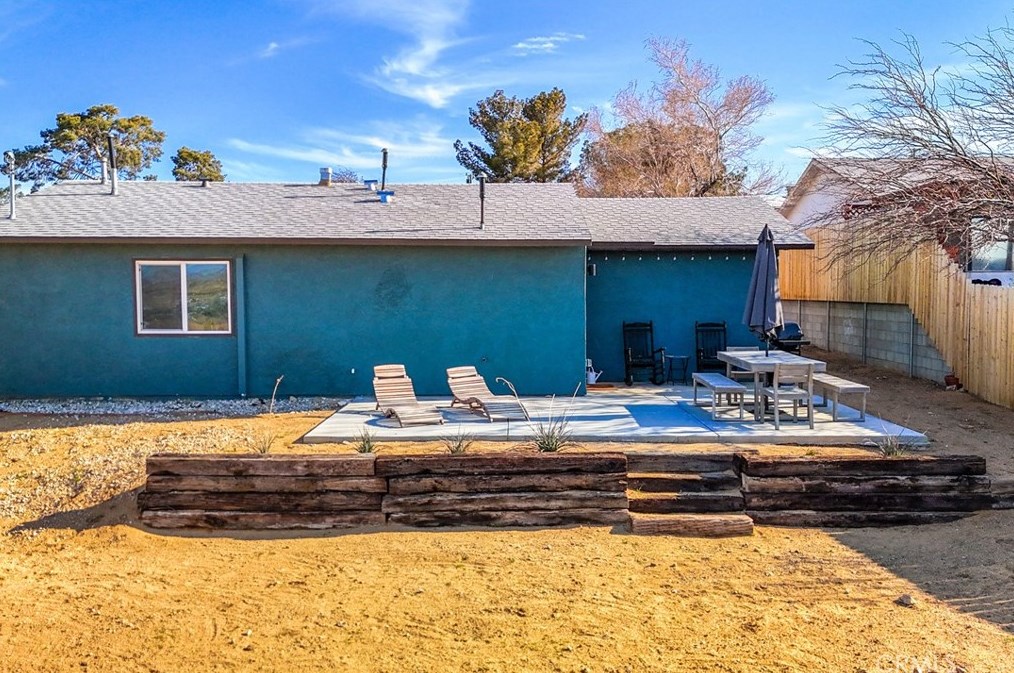 61858 Crest Circle Dr, Joshua Tree CA  92252-2654 exterior