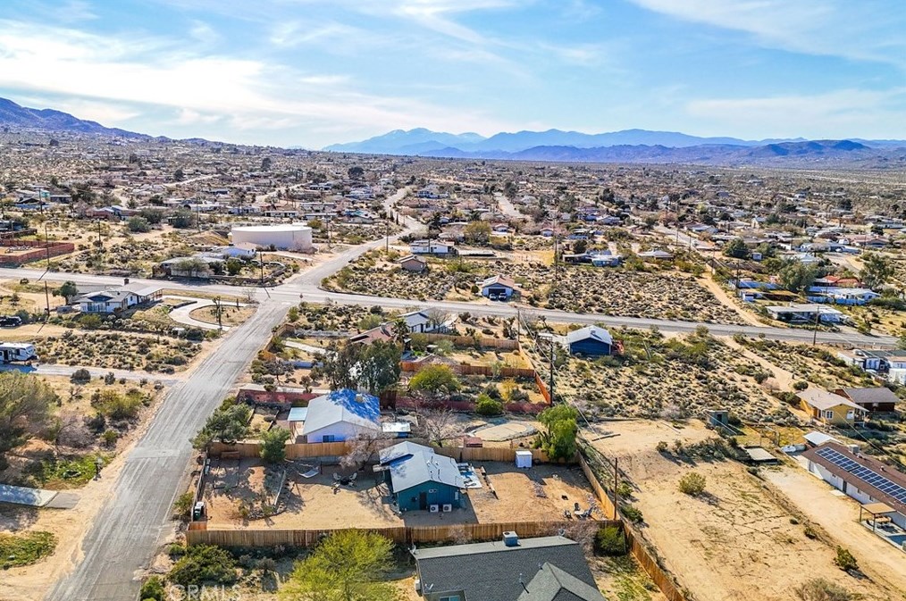 61858 Crest Circle Dr, Joshua Tree CA  92252-2654 exterior