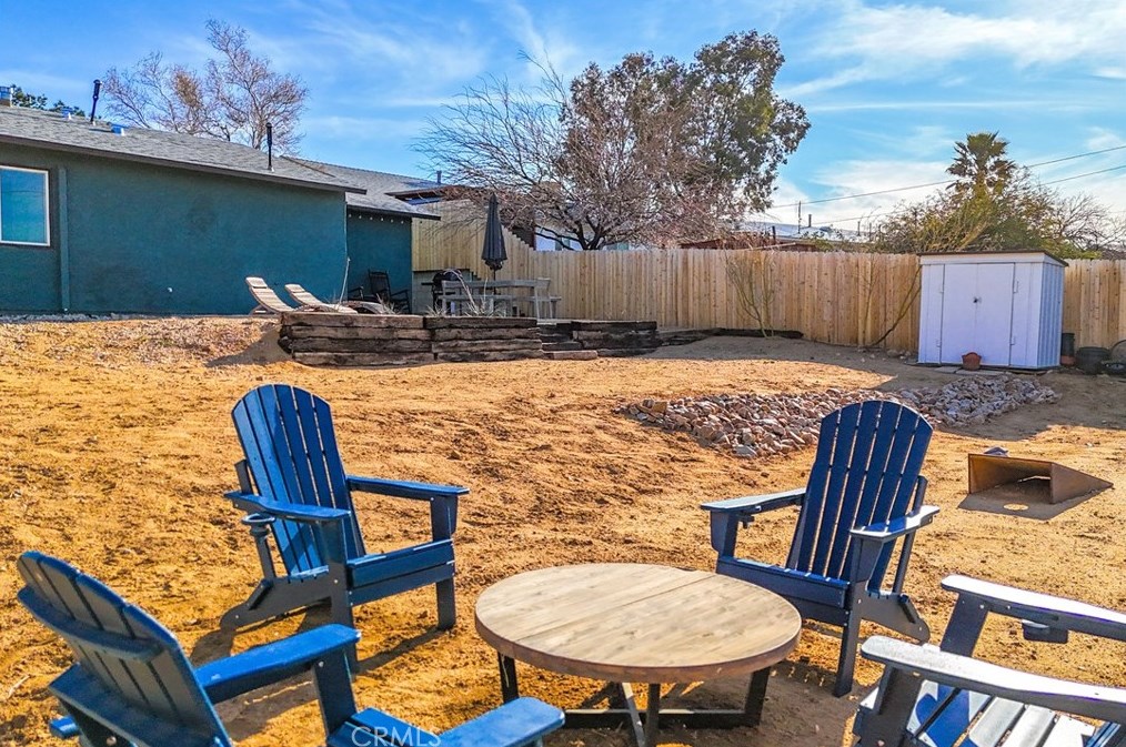 61858 Crest Circle Dr, Joshua Tree CA  92252-2654 exterior