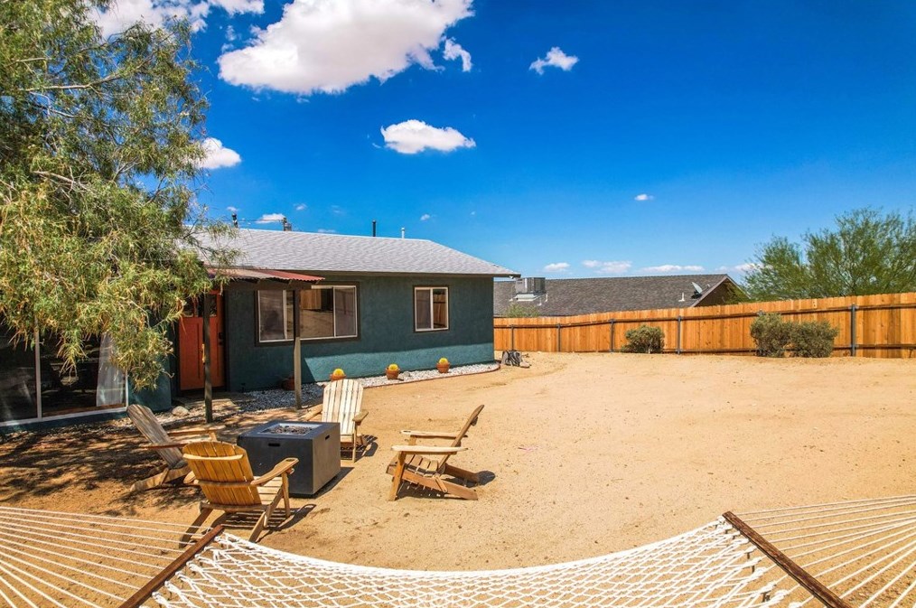 61858 Crest Circle Dr, Joshua Tree CA  92252-2654 exterior