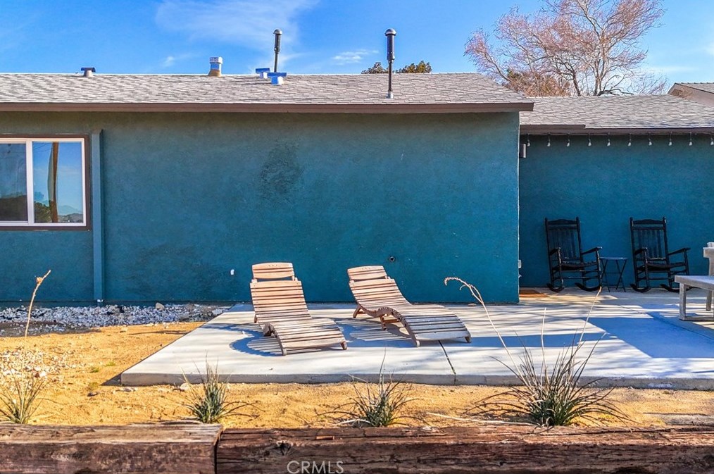 61858 Crest Circle Dr, Joshua Tree CA  92252-2654 exterior