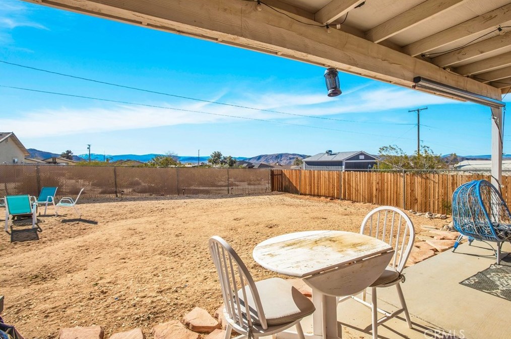 6860 Quail Spring Ave, Twntynine Plm CA  92277-6535 exterior