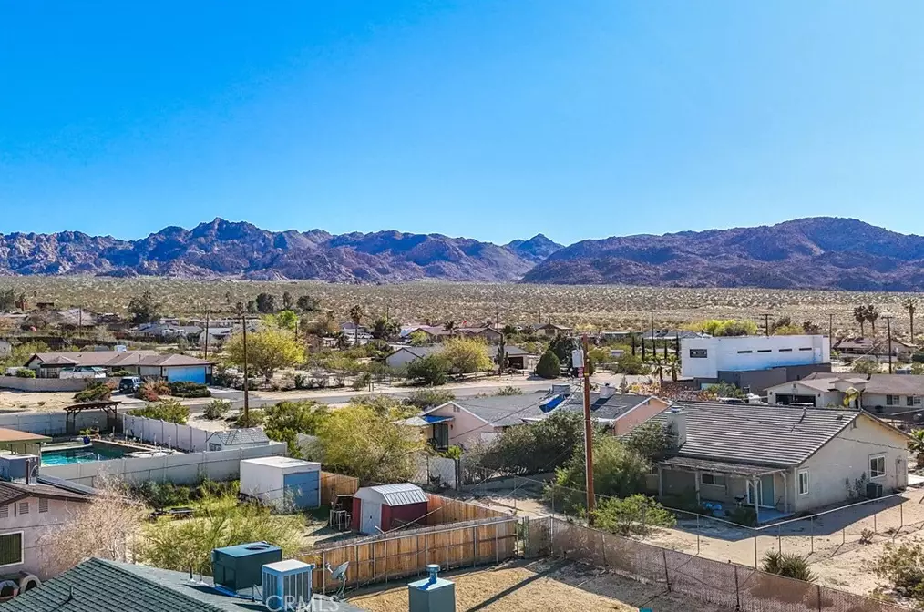 6860 Quail Spring Ave, Twntynine Plm CA  92277-6535 exterior