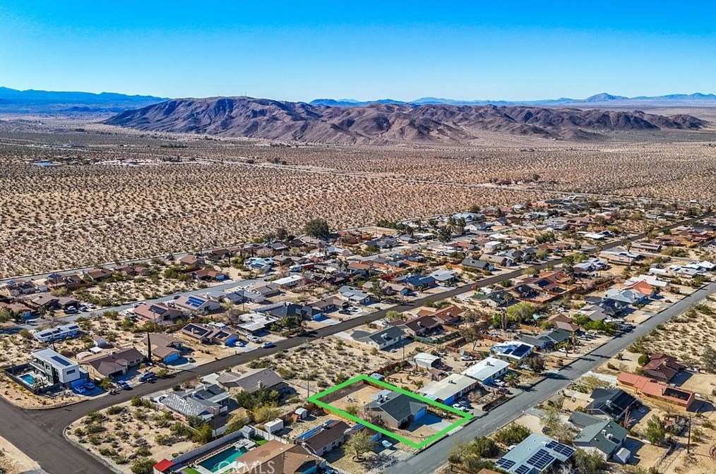 6860 Quail Spring Ave, Twntynine Plm CA  92277-6535 exterior