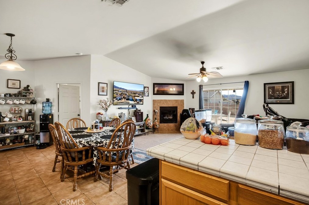 6860 Quail Spring Ave, Twntynine Plm CA  92277-6535 exterior