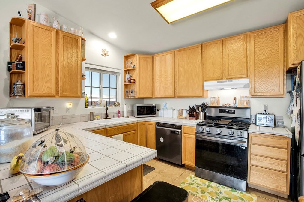 6860 Quail Spring Ave, Twntynine Plm CA  92277-6535 exterior