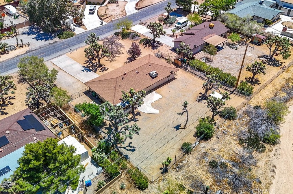 7930 Palm Ave, Yucca Valley CA 92284-4080 exterior